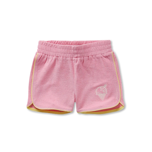 Terry sport short in oudroze van Sproet & Sprout voor meisjes, met gele biesjes en geborduurd ijsje | Uit de Champions League of Fun collectie 