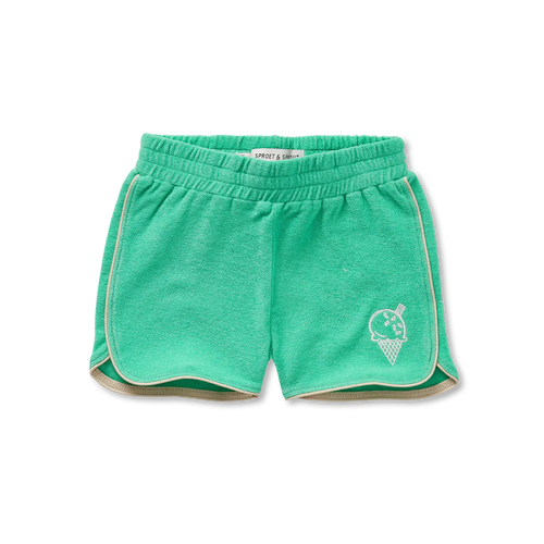 Terry sport short in fris groen van Sproet & Sprout met elastische tailleband en geborduurd ijsje, unisex model voor jongens en meisjes| Uit de Champions League of Fun collectie
