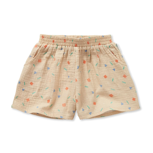 Muslin short met sprinkle print in sesame van Sproet & Sprout | Uit de Champions League of Fun Collectie - Verkrijgbaar bij Little Fashion Addict