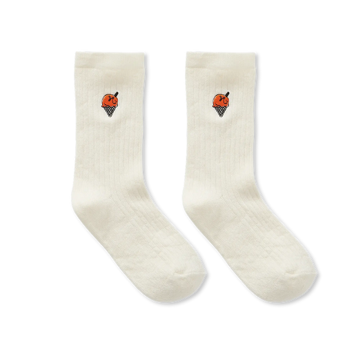 Unisex kindersokken in off-white met geborduurd ijsje van Sproet & Sprout | Uit de Champions League of Fun collectie - Verkrijgbaar bij Little Fashion Addict