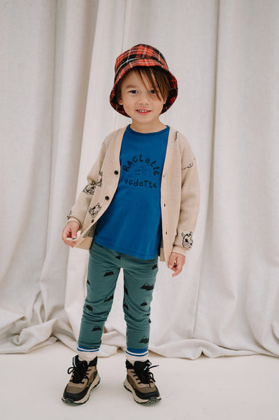 Littlefashionaddict - Sproet & Sprout - AW23 - The Alpine Hut - Bucket Hat Barn Red - Voor jongens en meisjes - Vanaf 4 tot 10 jaar in stock en verkrijgbaar bij Little Fashion Addict