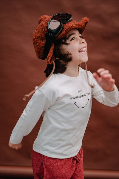 Littlefashionaddict - Sproet & Sprout - AW23 - The Alpine Hut - T-shirt dropped shoulder Auf wiederschnitzel - in het Ivoor - Voor zowel jongens als meisjes - Vanaf 4 tot 10 jaar in stock en verkrijgbaar bij Little Fashion Addict