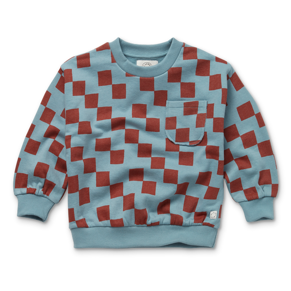 Littlefashionaddict - Sproet & Sprout - AW23 - The Alpine Hut - Sweatshirt pocket block print - Ice Blue - Voor jongens - Vanaf 4 tot 10 jaar in stock en verkrijgbaar bij Little Fashion Addict