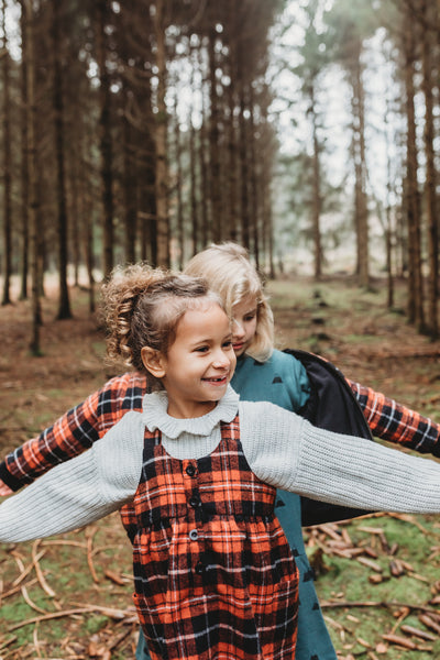 Littlefashionaddict - Sproet & Sprout - AW23 - The Alpine Hut - Peplum Sweater Ruffle Ivory - In het ivoor - Voor meisjes - Vanaf 4 tot 10 jaar in stock en verkrijgbaar bij Little Fashion Addict