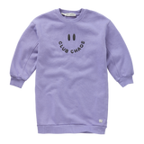 Sweaterjurk in zacht lila met Club Chaos-print uit de Club Chaos collectie van Sproet & Sprout.