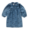 Denim jurk met Club Chaos-print en Peter Pan-kraag uit de Club Chaos collectie van Sproet & Sprout.