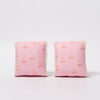 Set roze zwemarmbandjes van Sunnylife met kersenprint voor kinderen van 4 tot 6 jaar | Ontdek Sunnylife bij Little Fashion Addict
