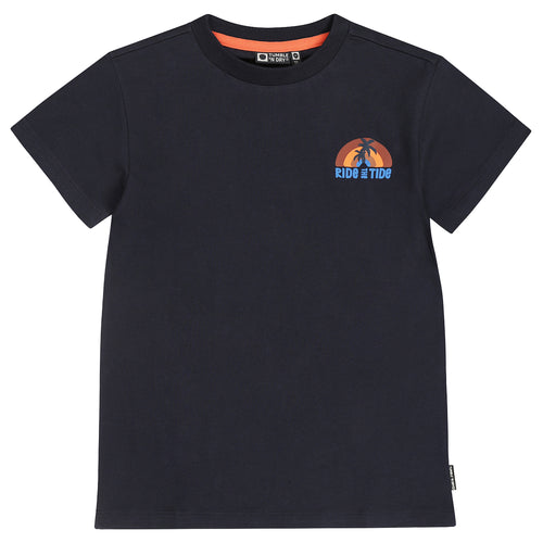 Donkerblauwe jongens t-shirt met surfprint van Tumble ’n Dry | Bondi Beach T-shirt van Tumble 'n Dry - Verkrijgbaar bij Little Fashion Addict