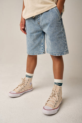 Lichtblauwe denim short voor jongens met elastische taille van Tumble ’n Dry | Juan Shorts Denim Light Vintage van Tumble 'n Dry - verkrijgbaar bij Little Fashion Addict