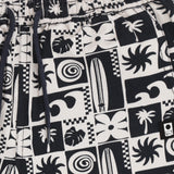 Zwart-witte jongensshort met surfprint van Tumble ’n Dry | Palm Cove Short van Tumble 'n Dry - verkrijgbaar bij Little Fashion Addict