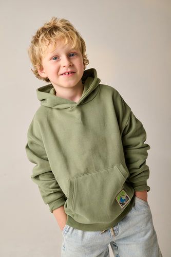 Kakigroene hoodie met kap voor jongens van Tumble ’n Dry | Salty Hoodie Sweater Green van Tumble 'n Dry - verkrijgbaar bij Little Fashion Addict