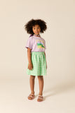 Meisjesrok van Wander & Wonder met jadegroene ruitjesprint en elastische taille. | Sun Skirt Gingham | Verkrijgbaar bij Little Fashion Addict
