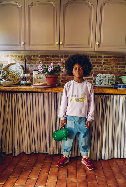 Lichtblauwe denim broek voor jongens en meisjes van Wander & Wonder met patchwork zakken. | Denim Patchwork Jeans Washed Denim | Verkrijgbaar bij Little Fashion Addict