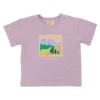 Lila T-shirt voor meisjes van Wander & Wonder met kleurrijke landschapsprint. | Ontdek Wander & Wonder bij Little Fashion Addict