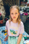 Lila T-shirt voor meisjes van Wander & Wonder met kleurrijke landschapsprint. | Ontdek Wander & Wonder bij Little Fashion Addict