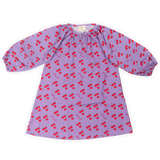 Chelsea Dress Mauve Apple van Wander & Wonder – mauve kleedje met kleine rode appeltjes en ballonmouwen. | Ontdek Wander & Wonder bij Little Fashion Addict