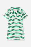 Groen sportief jurkje met witte strepen voor meisjes vanaf 4 jaar, van het merk We Are Kids. Verkrijgbaar bij Little Fashion Addict.