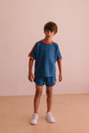 Sportieve jongensshort Paul Bright Blue van We Are Kids - Verkrijgbaar bij Little Fashion Addict.