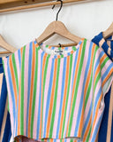 Top Jodie Happy Stripes van We Are Kids voor meisjes met kleurrijke pastelstrepen. | Top Jodie Happy Stripes van We Are Kids - Verkrijgbaar bij Little Fashion Addict.