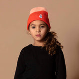 Gosoaky - King Kuala- Beanie/Muts – Duo-tone combi van Tangerine Tango Red - Girlsfashion - Beschikbaar vanaf 18 maanden tot 12 jaar - Verkrijgbaar bij Little Fashion Addict