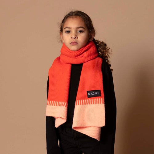 Gosoaky – Sjaal Little Dragon - 2 kleuren: Tangerine Tango Red – Girls & Boys Fashion - Verkrijgbaar bij Little Fashion Addict