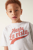 Hundred Pieces - Organic Cotton T-shirt - Vintage Print: Hasta La Vista - Kleur: Light Eather Grey - Jongensmode - Zomercollectie 2022 - Verkrijgbaar bij Littlefashionaddict.com