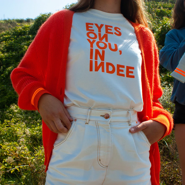 INDEE - Belgische modemerk - Las Vegas Messag T-shirt wit met oranje tekst - verkrijgbaar bij littlefashionaddict.com