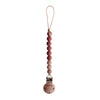 Little Fashion Addict - Mushie - Fopspeenketting Cleo - Kleur: Red/wood