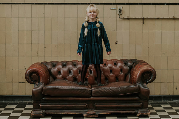 Sproet & Sprout - Collectie: The Quirky Bunch of Misfits – Dress Velvet Blue in het kleur Lake Blue - Verkrijgbaar bij Little Fashion Addict