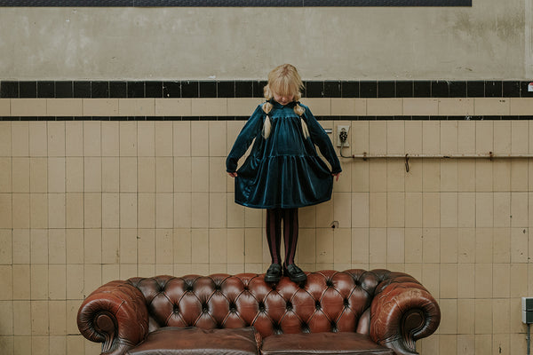 Sproet & Sprout - Collectie: The Quirky Bunch of Misfits – Dress Velvet Blue in het kleur Lake Blue - Verkrijgbaar bij Little Fashion Addict