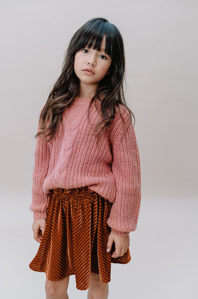 Littlefashionaddict - Sproet & Sprout - AW22 - Cable Sweater Faded Rose (Gebreide sweater) - Voor meisjes - Vanaf 4 tot 10 jaar in stock en verkrijgbaar bij Little Fashion Addict