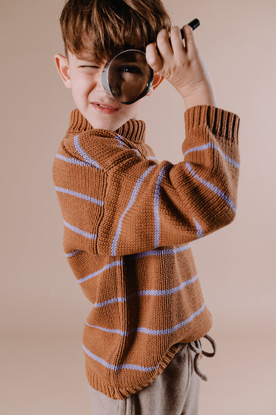 Littlefashionaddict - Sproet & Sprout - AW22 - Turtleneck sweater stripe - Kleur: Lion - Voor Jongens - Vanaf 4 tot 10 jaar in stock en verkrijgbaar bij Little Fashion Addict