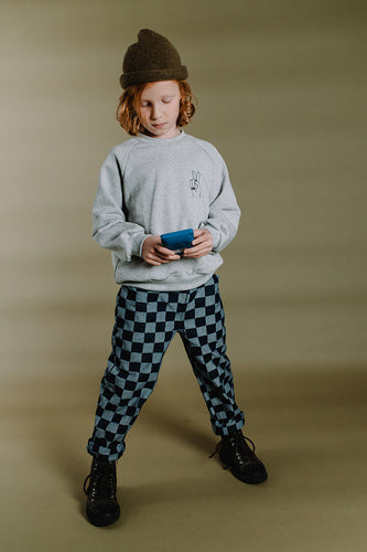 Littlefashionaddict - Sproet & Sprout - AW22 - Denim Block Pants - Broek met donkerblauwe en lichtblauwe vierkantjes - Voor jongens - Vanaf 4 tot 10 jaar in stock en verkrijgbaar bij Little Fashion Addict
