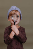 Littlefashionaddict - Sproet & Sprout - AW22 - Beanie Pom-Pom Ice Purple - Voor meisjes en jongens - Vanaf 4 tot 10 jaar in stock en verkrijgbaar bij Little Fashion Addict