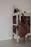 Handgemaakte bruine Teddy Mom Bag van Studio Noos. Gemaakt van zachte teddy stof. Verkrijgbaar bij Littlefashionaddict.