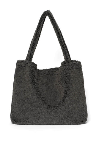 Handgemaakte donkergrijze Teddy Mom Bag van Studio Noos. Gemaakt van zachte teddy stof. Verkrijgbaar bij Littlefashionaddict.