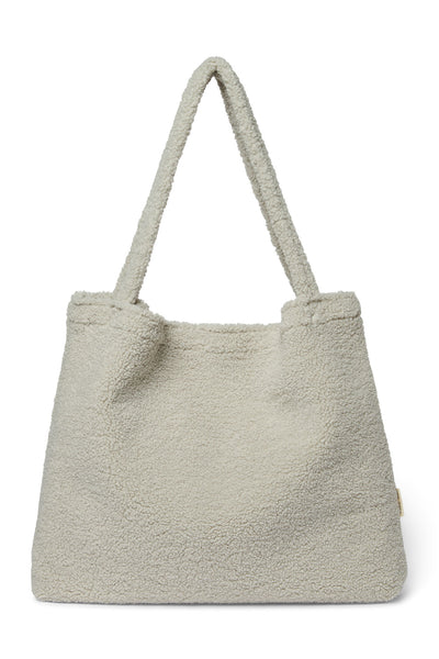 Handgemaakte Lichtgrijze Teddy Mom Bag van Studio Noos. Gemaakt van zachte teddy stof. Verkrijgbaar bij Littlefashionaddict.